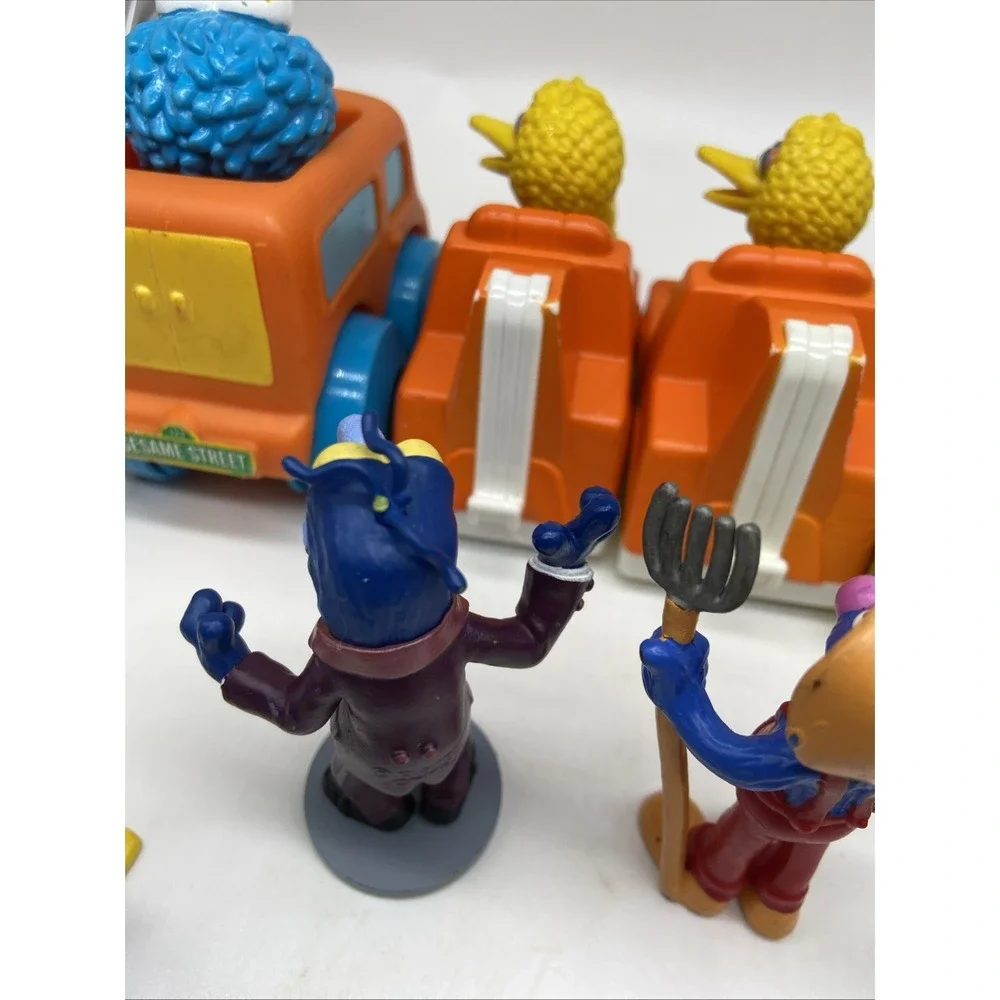 Sesame Street Figures & Muppets  Lot (14) Some Vintage Big Bird Gonzo Ernie Burt